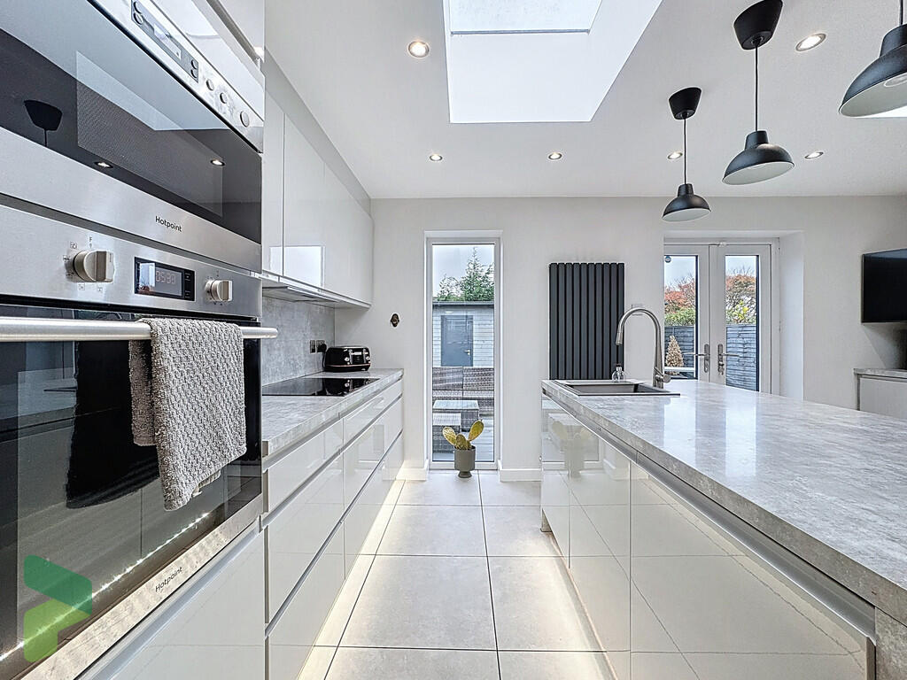 Fitted kitchen 