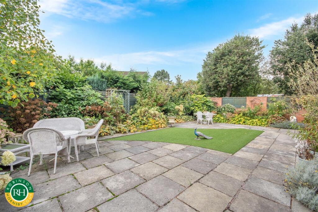 patio / gardens