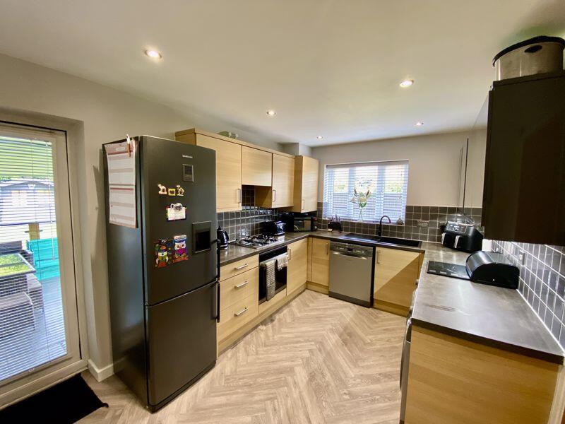 Modern Dining Kitchen
