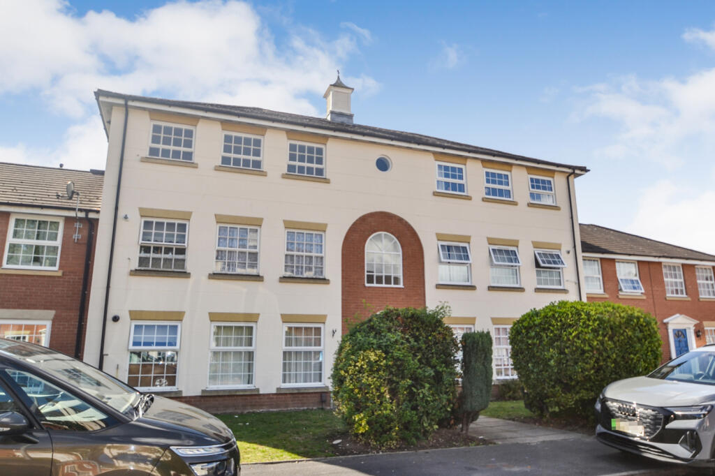 Two Bedroom Top Floor Apartment in Apley