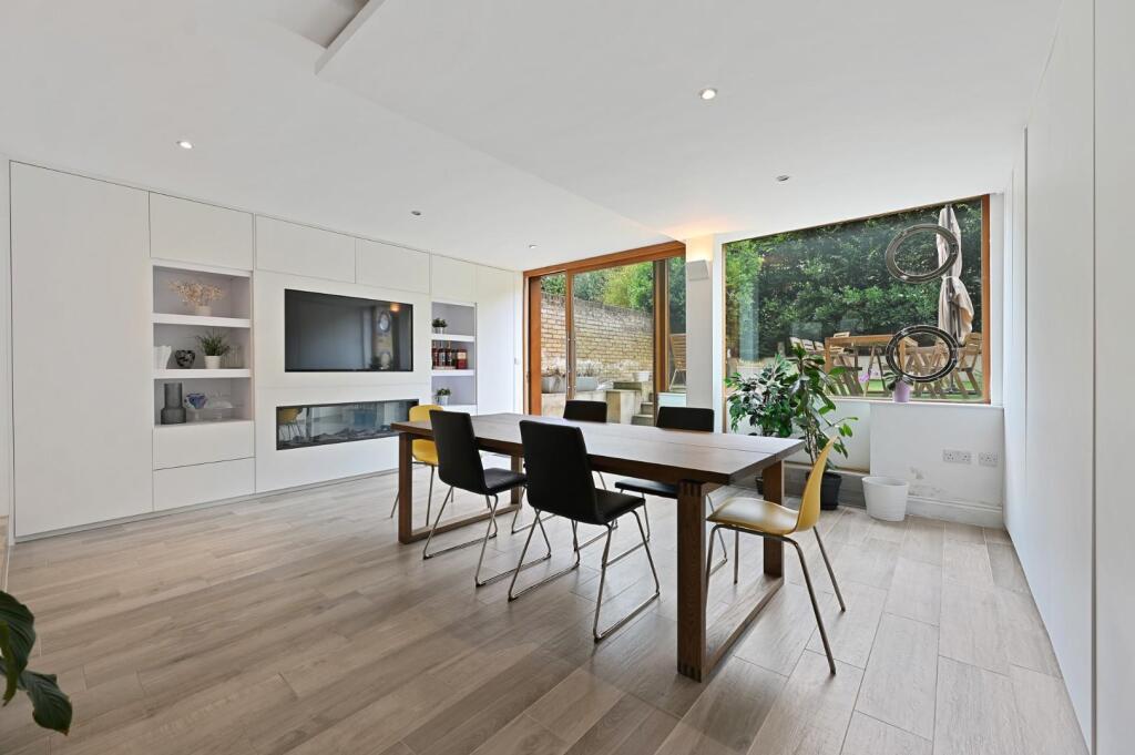 FBL - 52 Bolingbroke Road -  Diner3 (1).jpg