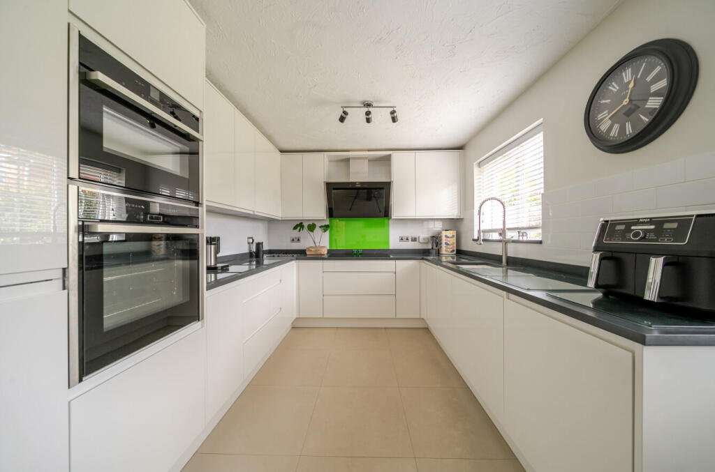 1355919-22-68d140...