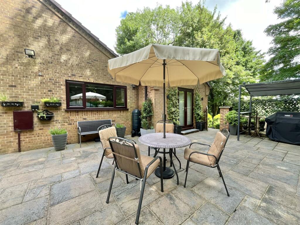 Gardens &amp; Patio Areas