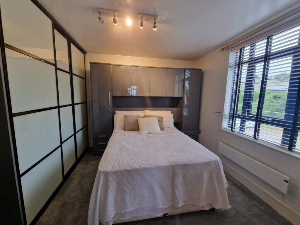 second bedroom with lights