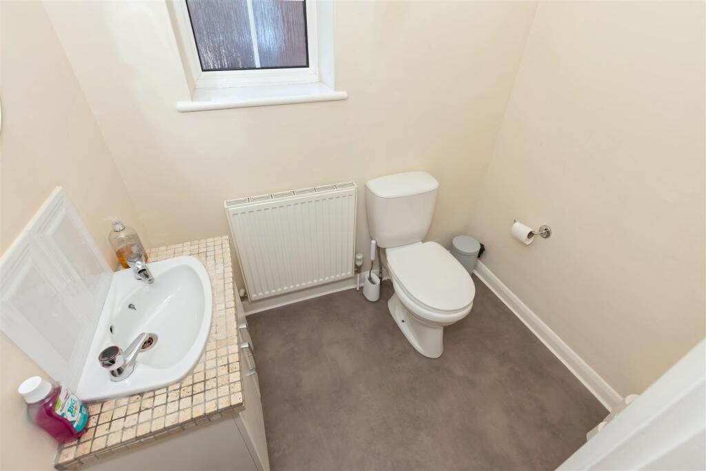 Cowdray Drive_10.jpg
