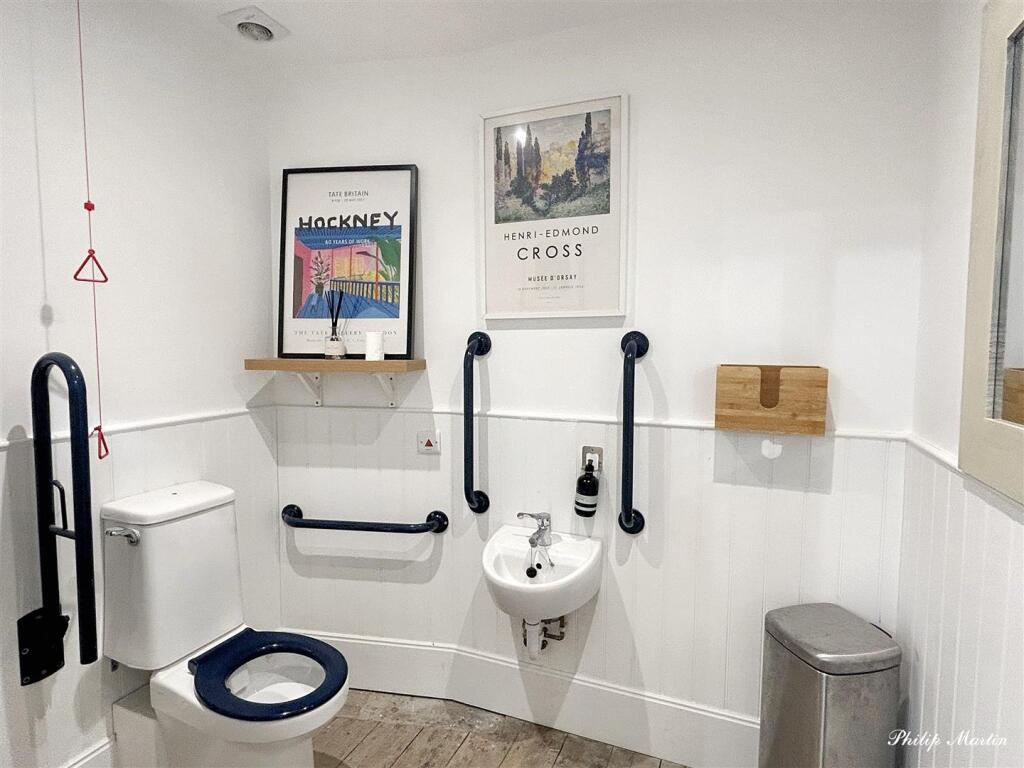 WC.jpg