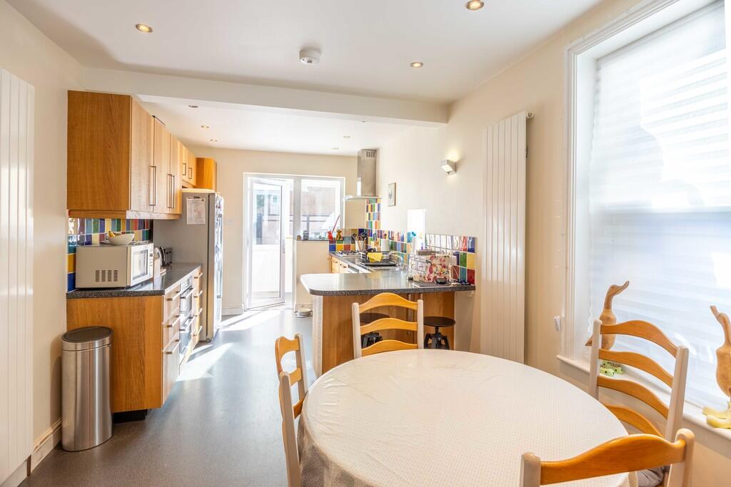 Kitchen dining ro...