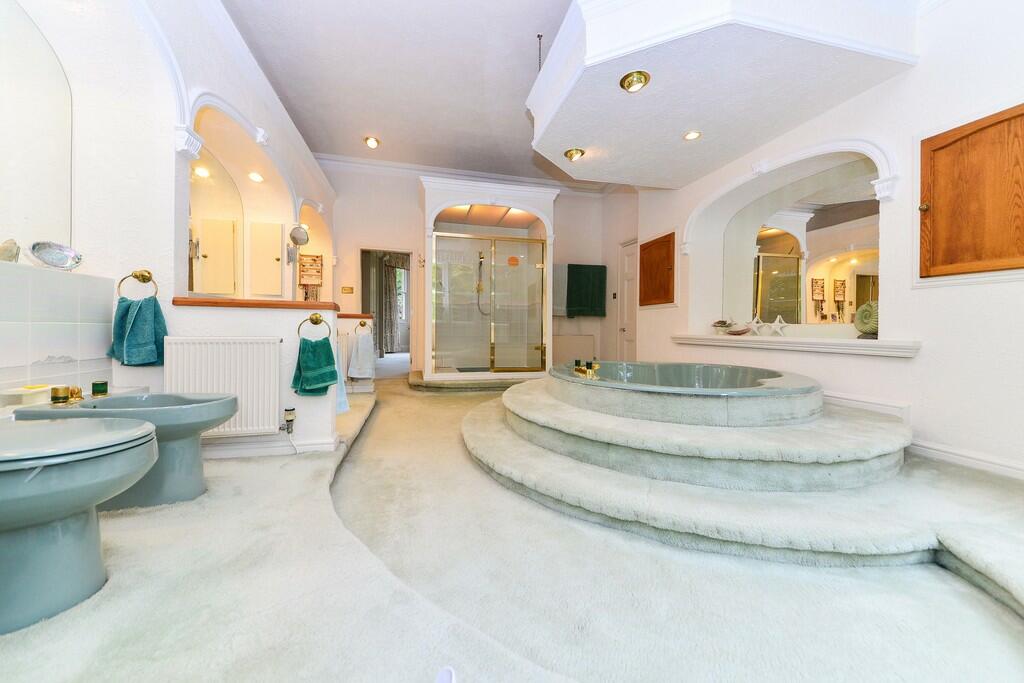 En Suite to Princ...