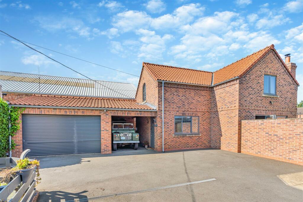 8612860-exterior01.jpg