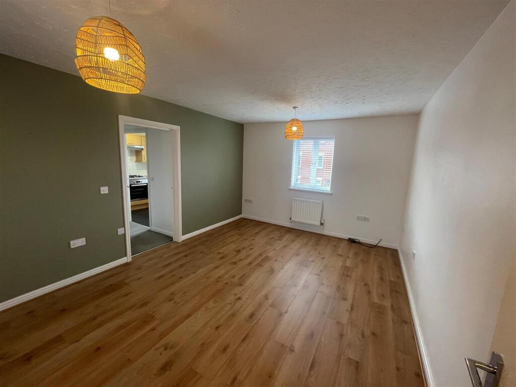 sitting room 1.jpg