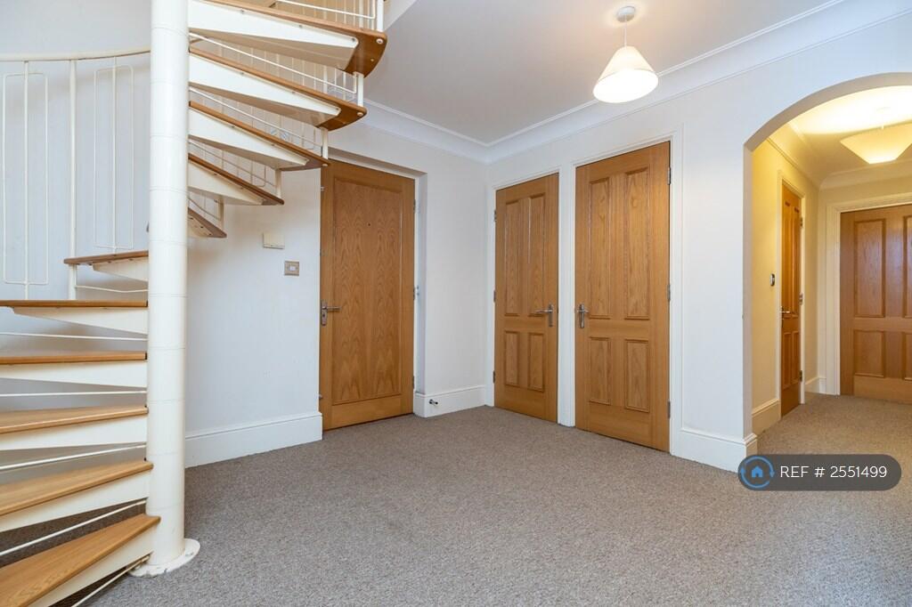 Spacious Entrance Hall