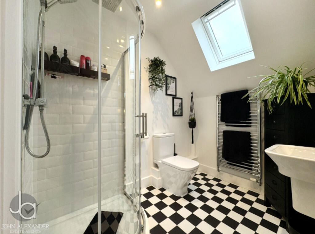 New Image bathroo...