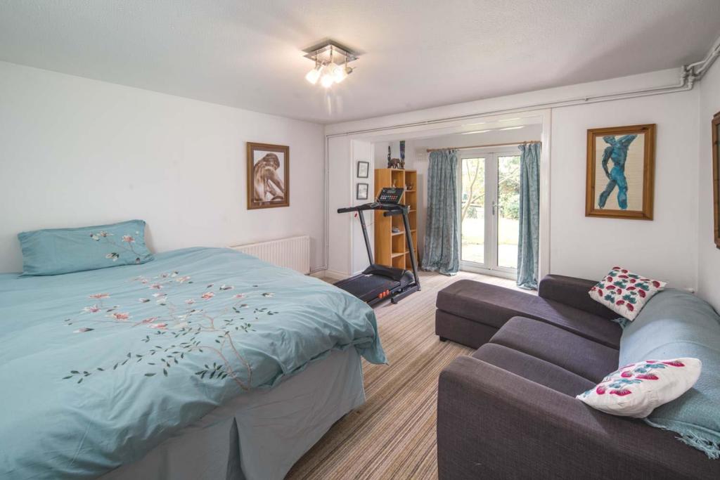 Bed Sitting Room.jpeg