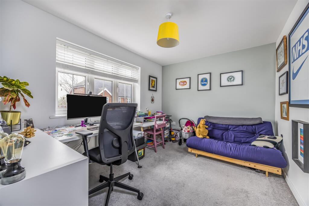 4 West Brook View, Emsworth-PorticoMarketing-SoldB