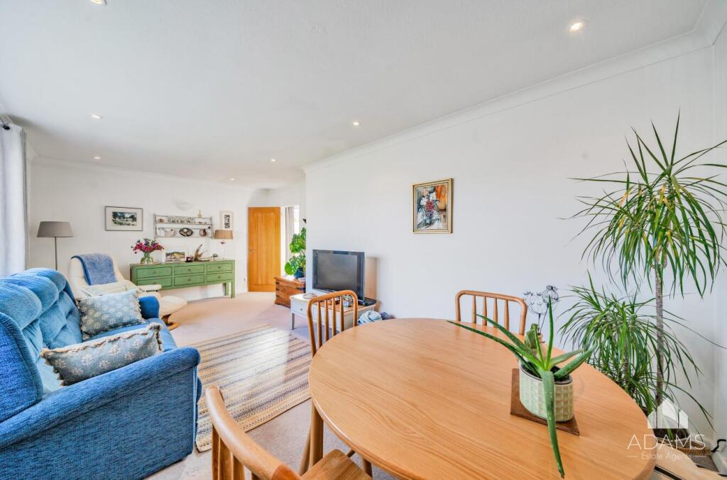 Sitting &amp; Dining Room