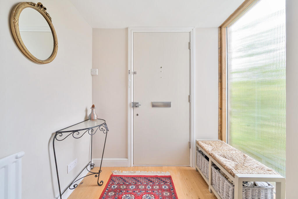 1299002-9-683f038...