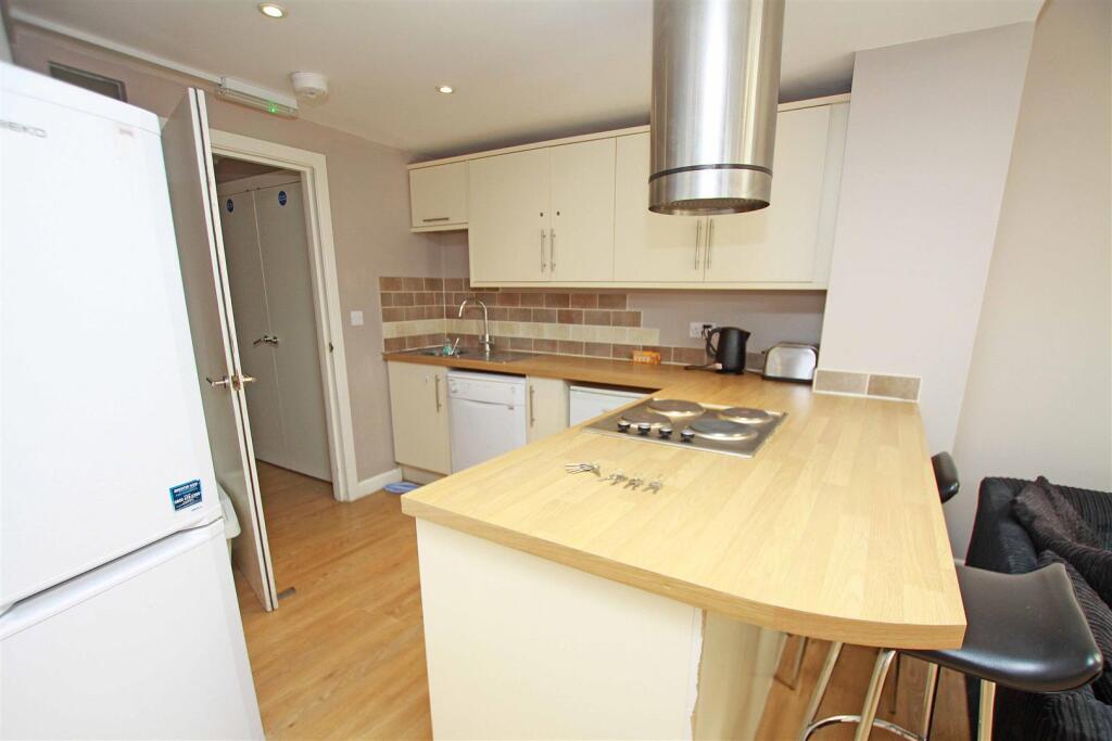 Communal living d.jpg