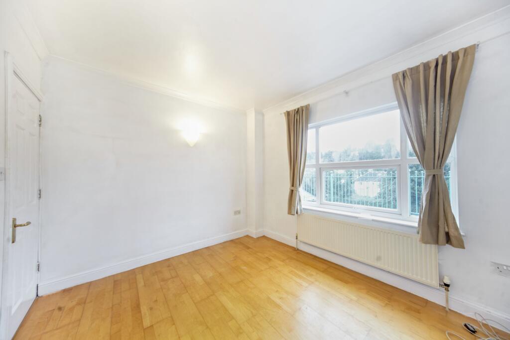 laminate flooring to lounge