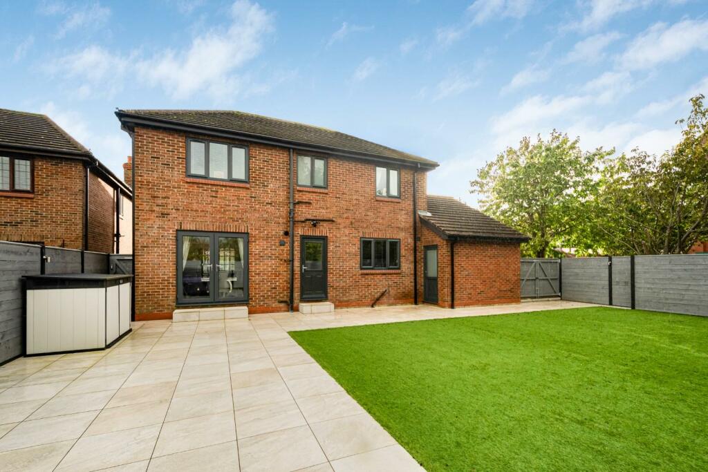 11 Warton Drive2.jpg