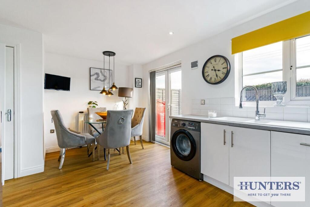 86506_17 Maple Drive North (9) - Copy_low.jpg