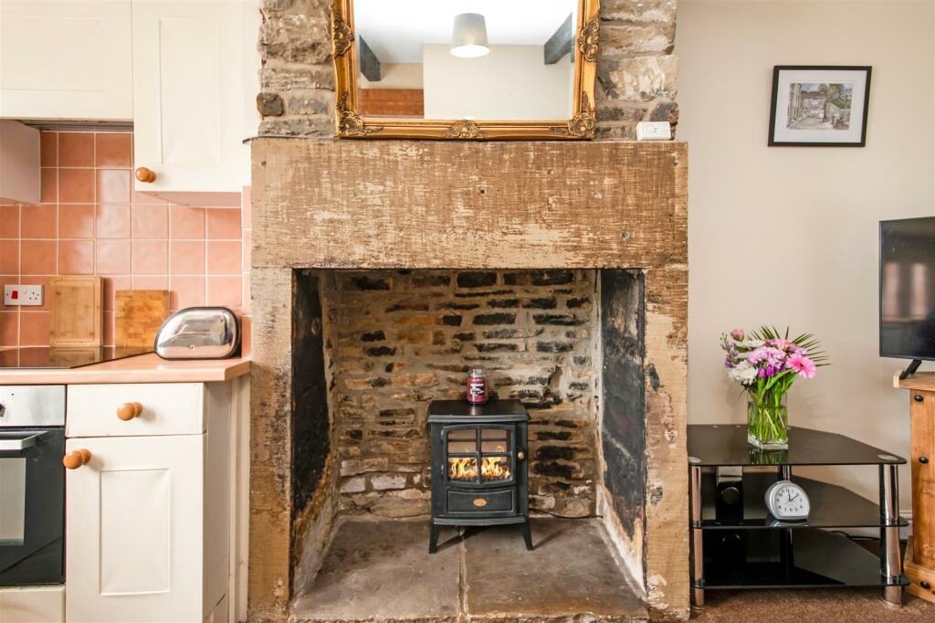 OPEN-PLAN LIVING KITCHEN