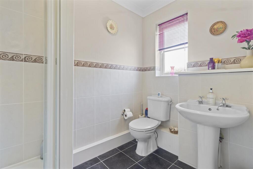 En-Suite Shower (bedroom 2)