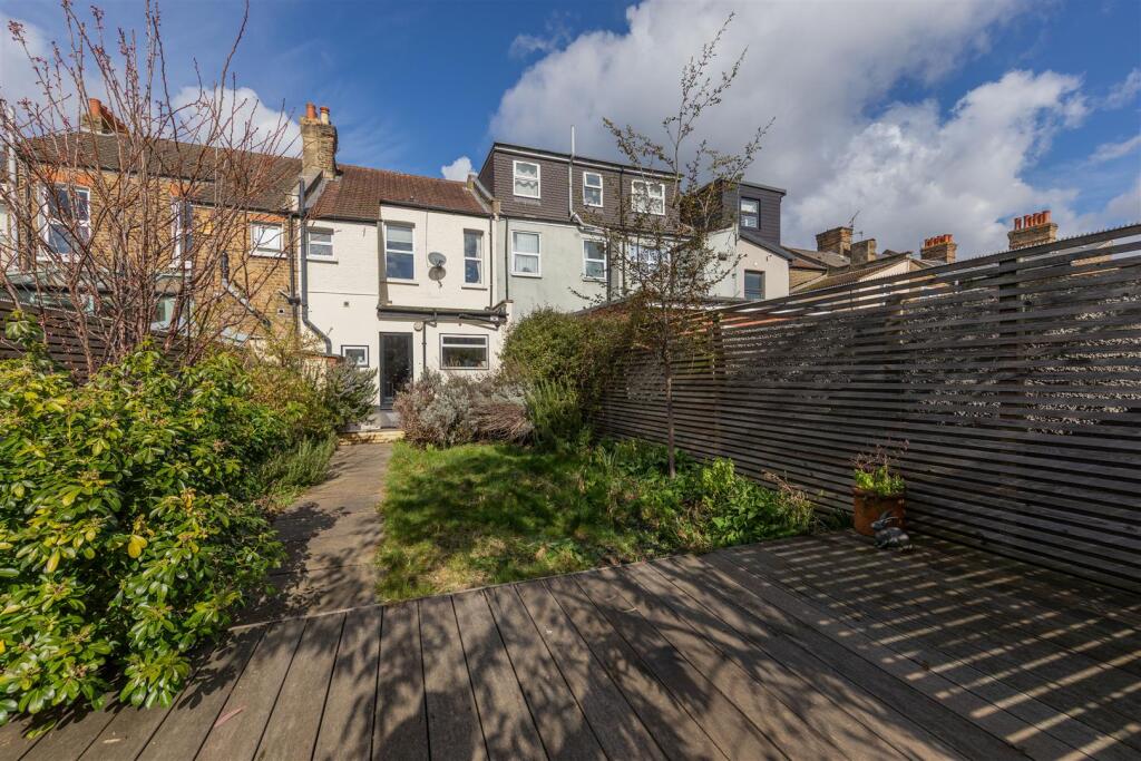 South Esk Road E7