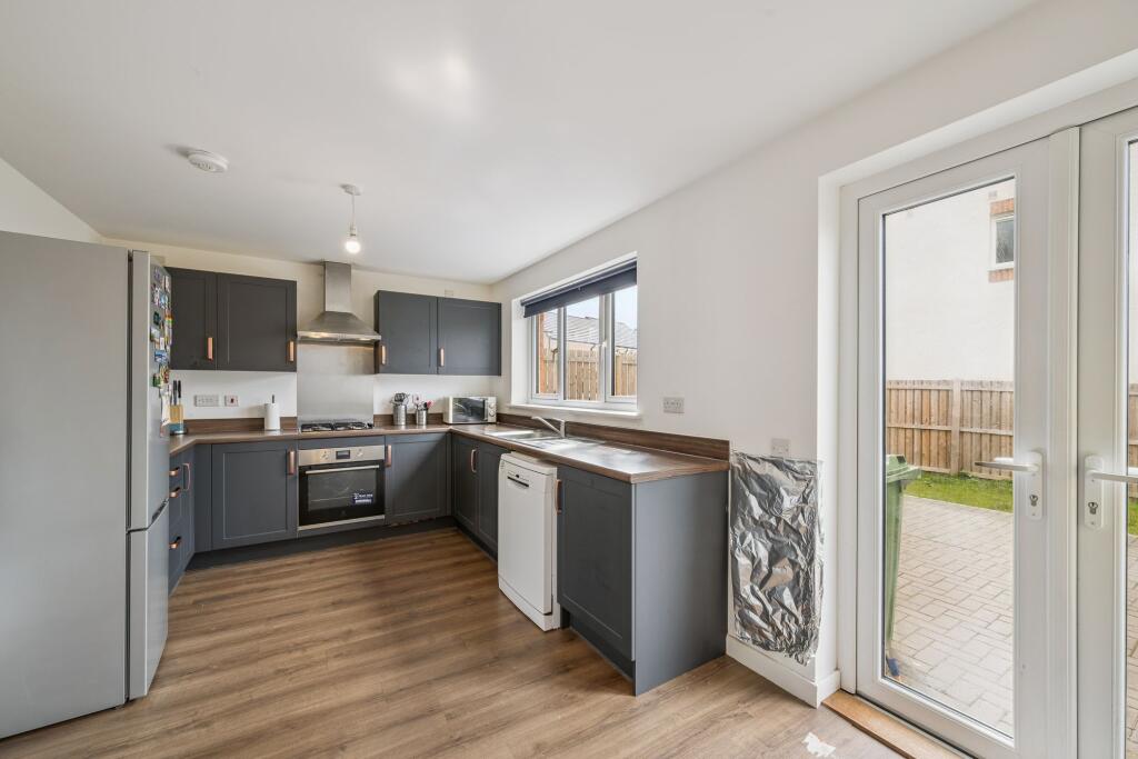 Kitchen / Dining Area