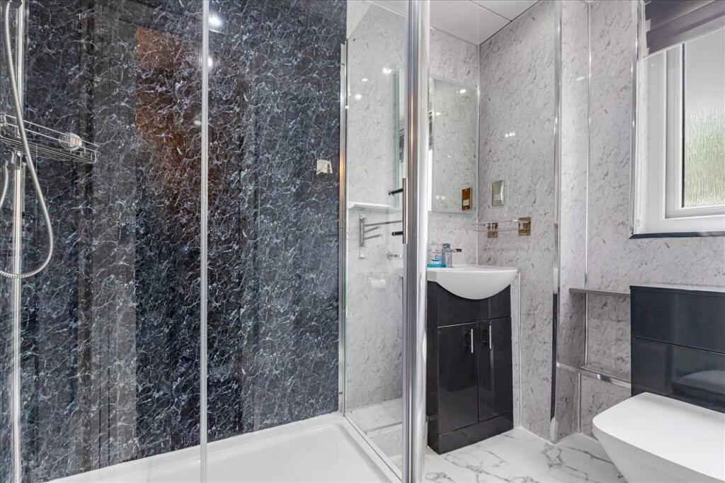 Shower Room (1)