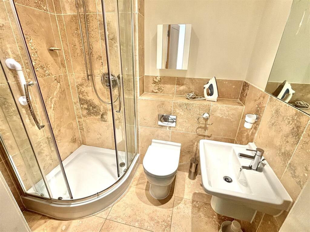 Ensuite.jpg