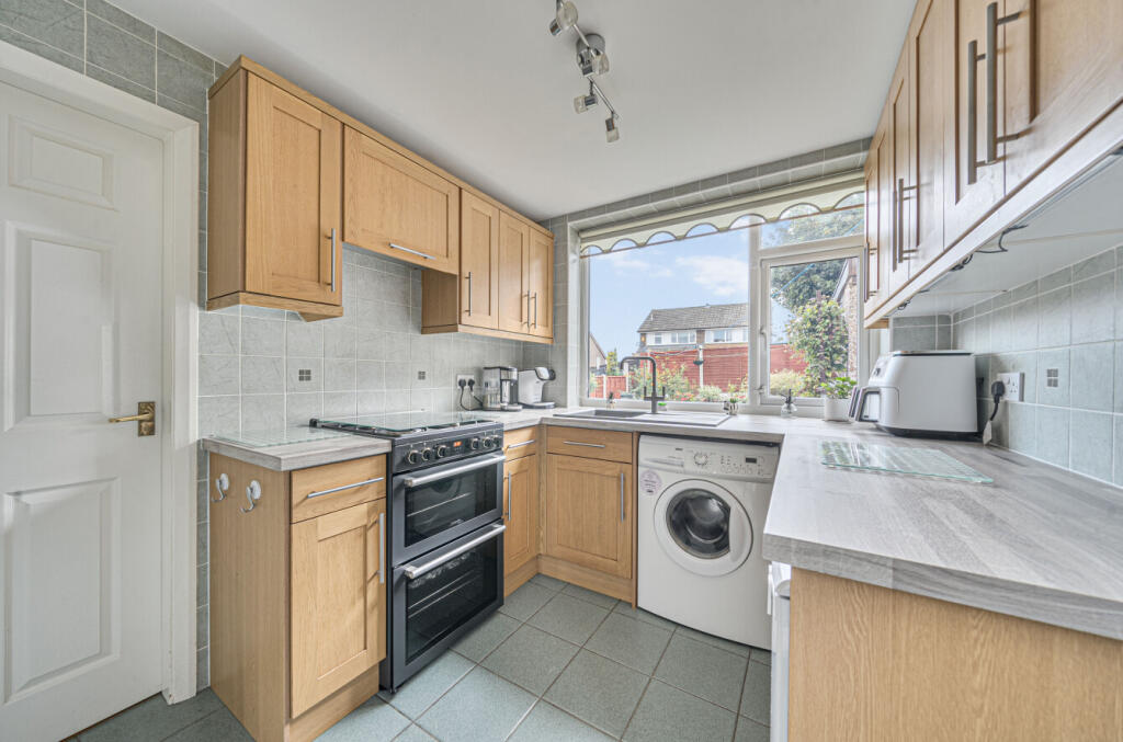 1354434-7-68c2d8a...