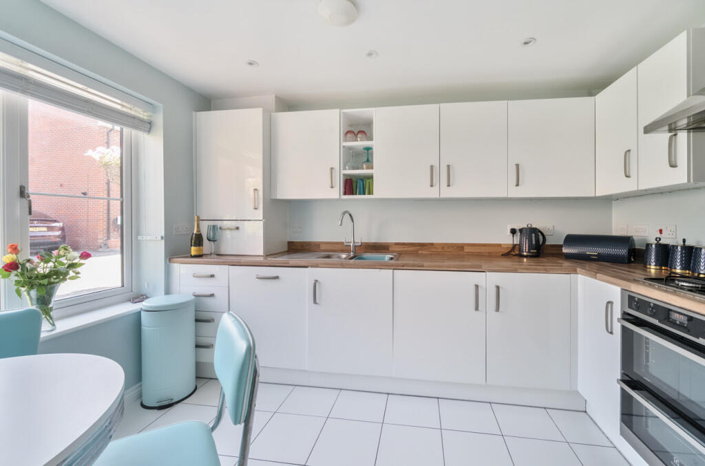 1325540-27-687a82...