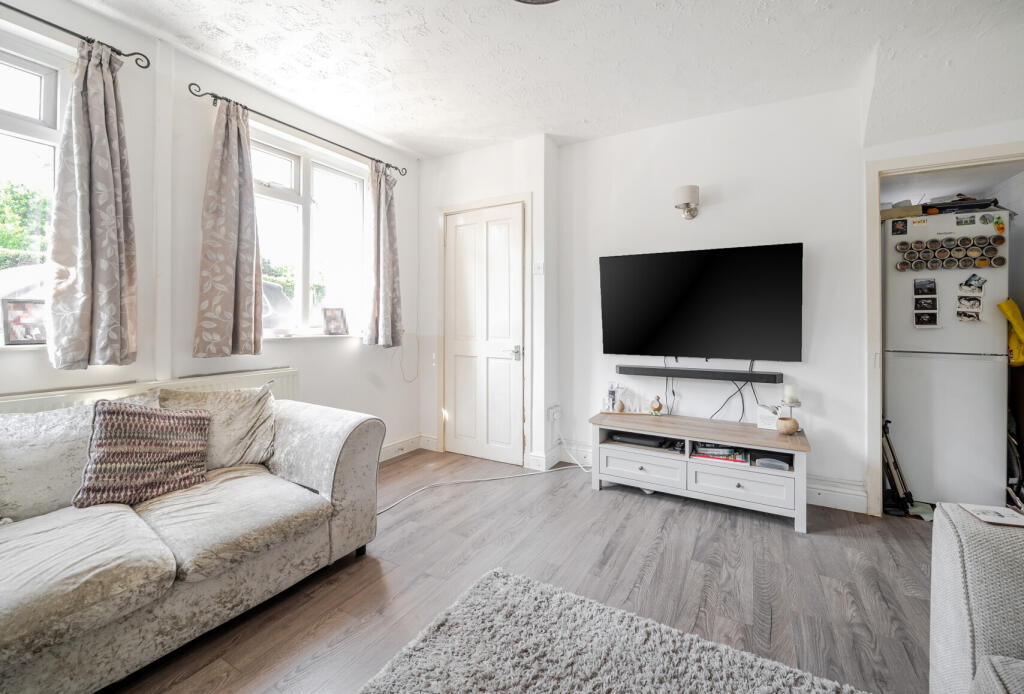 1313021-11-6853d5...