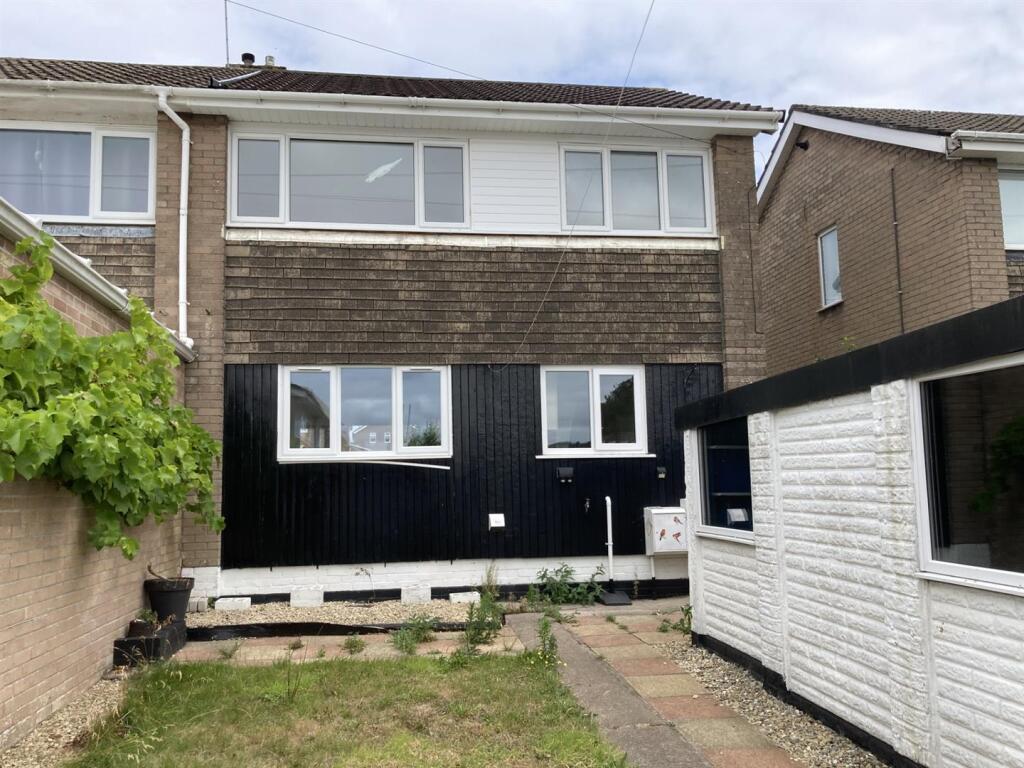 Rear Garden 2.jpg