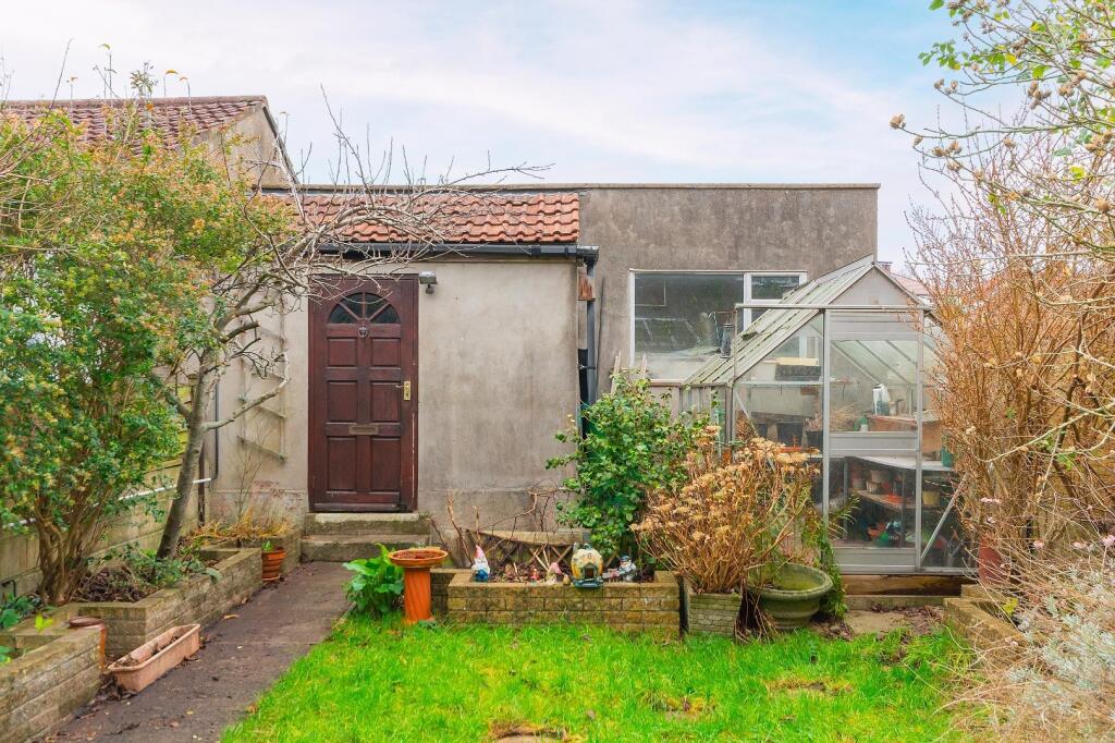 1F7A0HD - External G.jpg