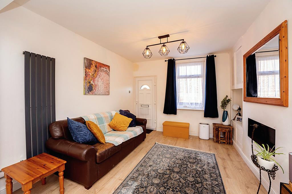 Lounge / Kitchen