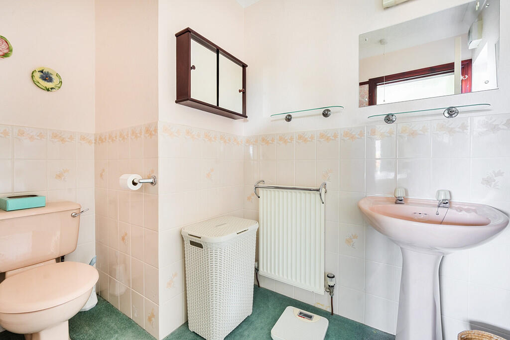 En-Suite Cloakroo...