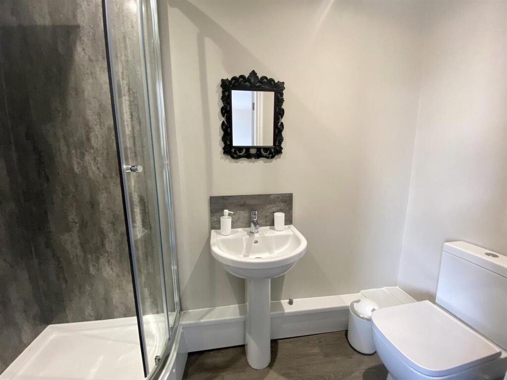 2 Ensuite