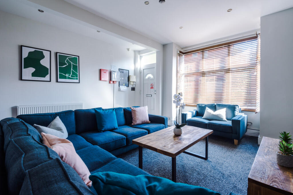 58 Richmond Mount, Living Room 4