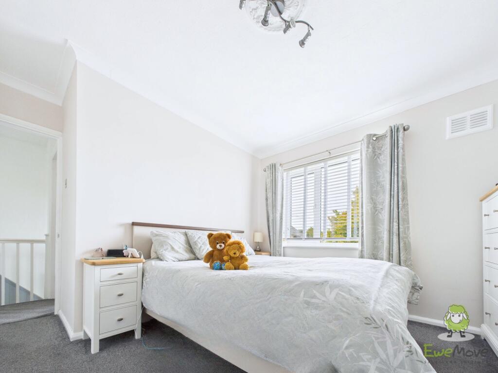 CAM01543G0-PR0160-STILL029