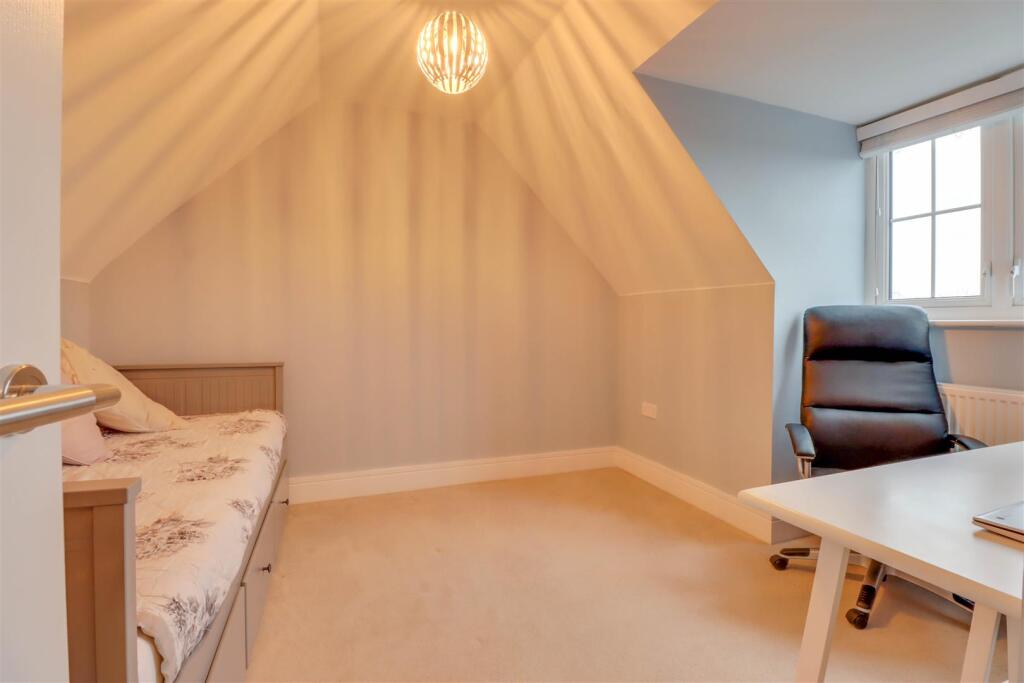 6 GORSE WOOD VIEW INSIDE-9.jpg