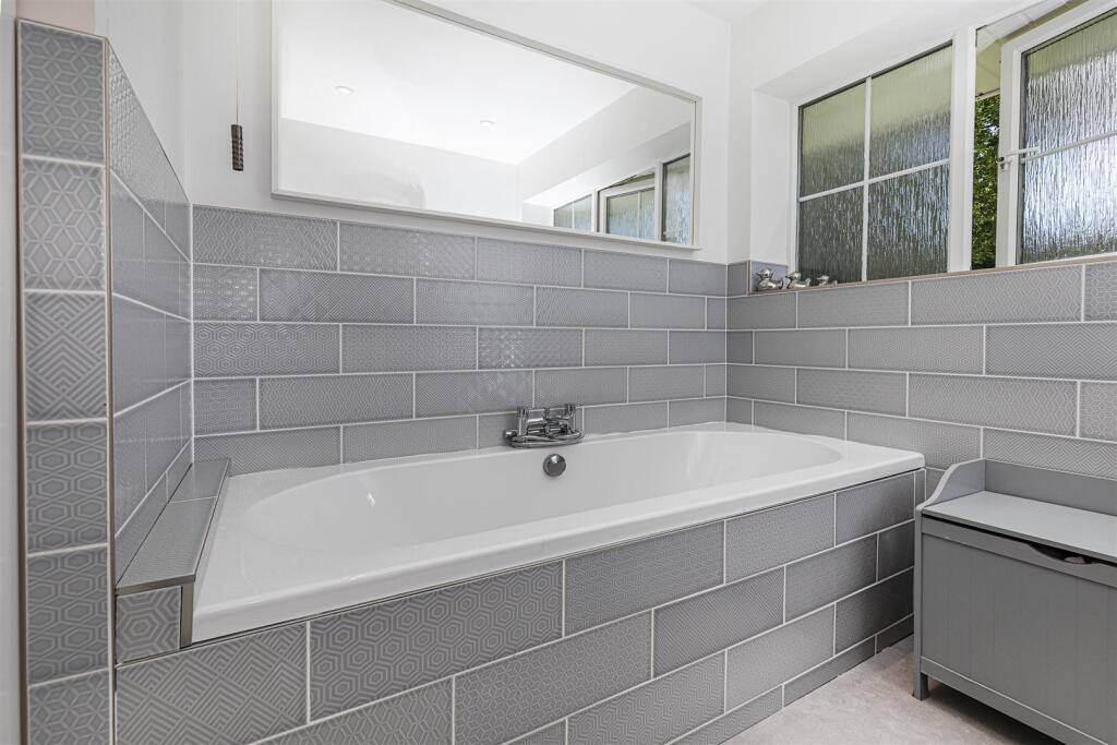 Bramleys Estate Agents - Cheviot Way - Mirfield (4