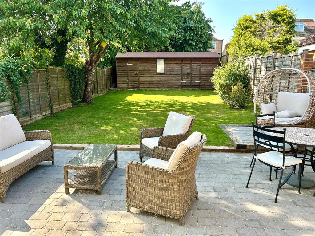Fallowfield Cresecent 30 Garden June 2025.jpg