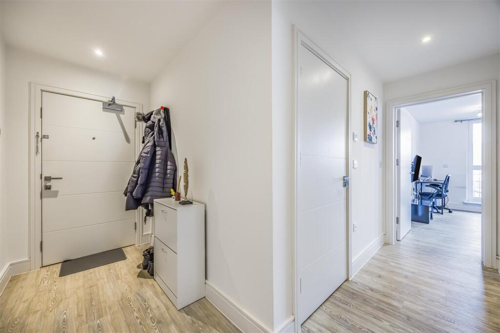 15 Heather Court, 11A West Cliff Road, Bournemouth