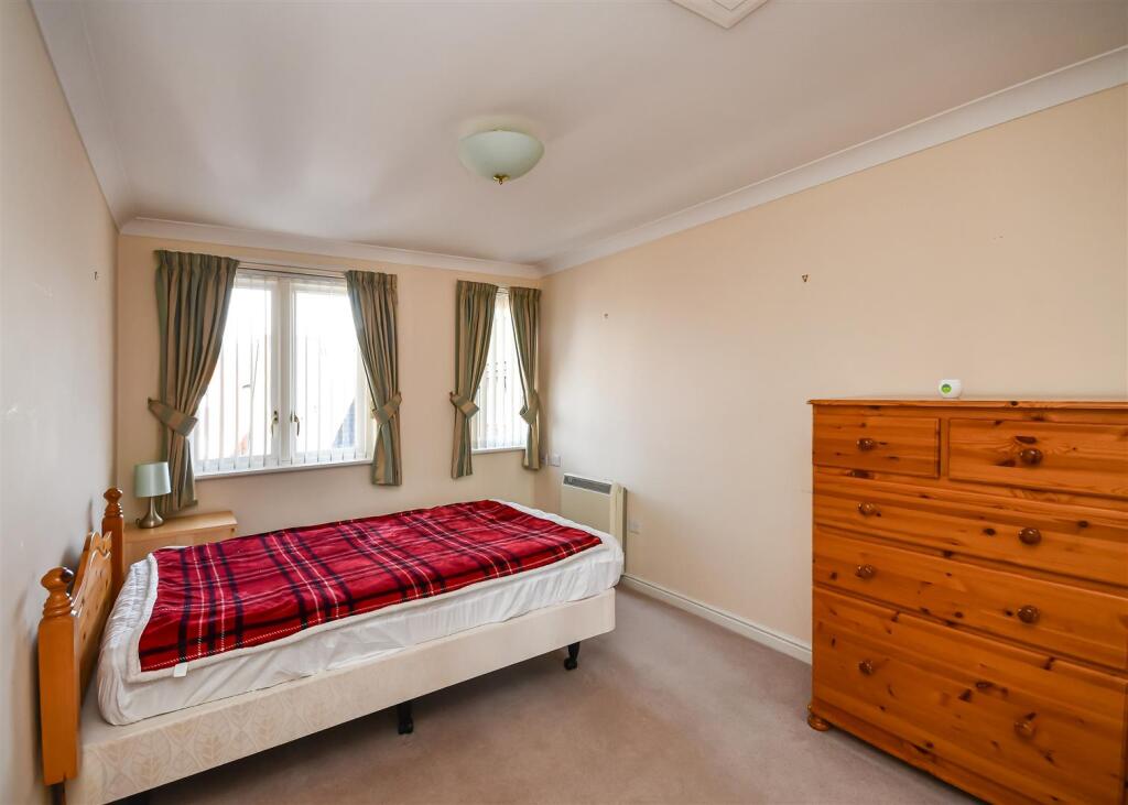 42 Wombrook Court-Bedroom.jpg