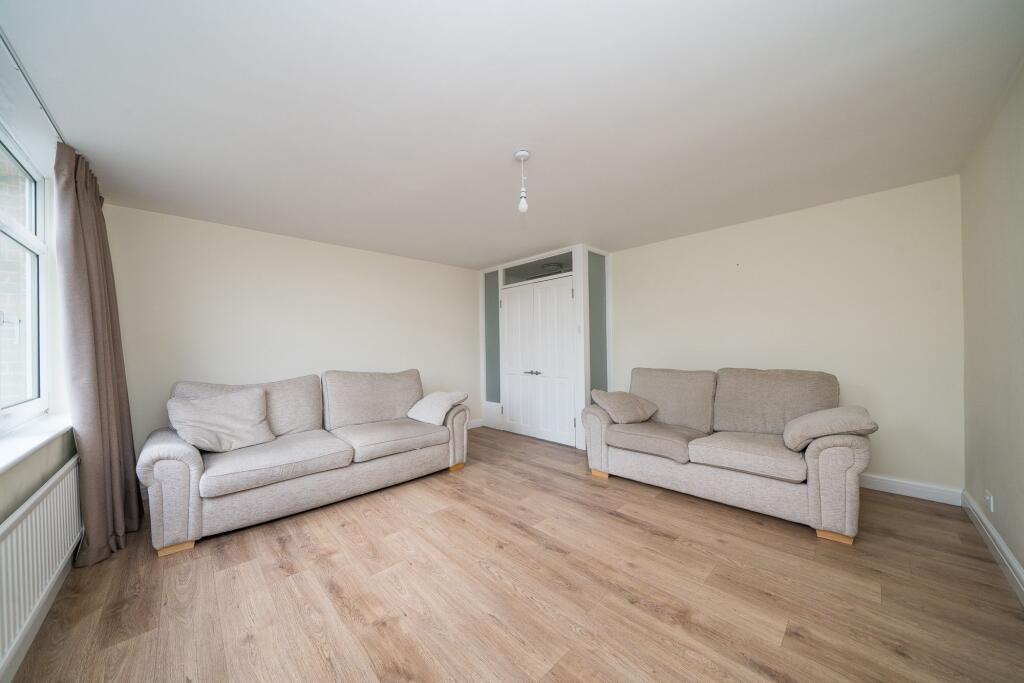 Living Room (2)