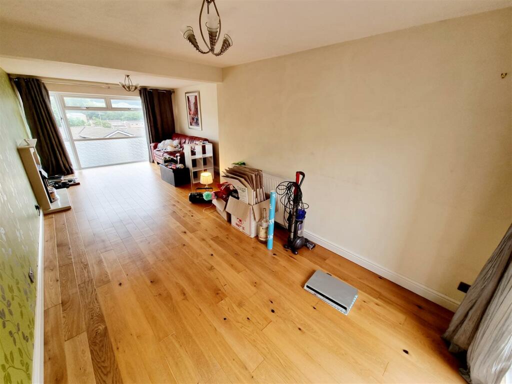 Sitting &amp; Dining Room