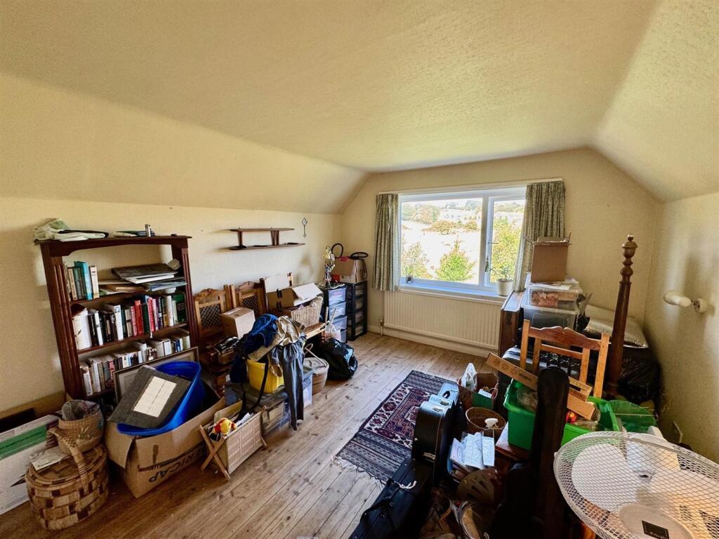 Bedroom 2.jpg