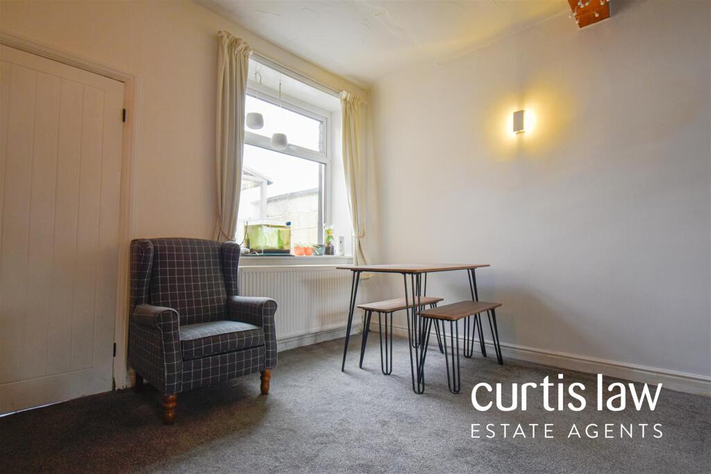 Open Plan Living Room/Diner