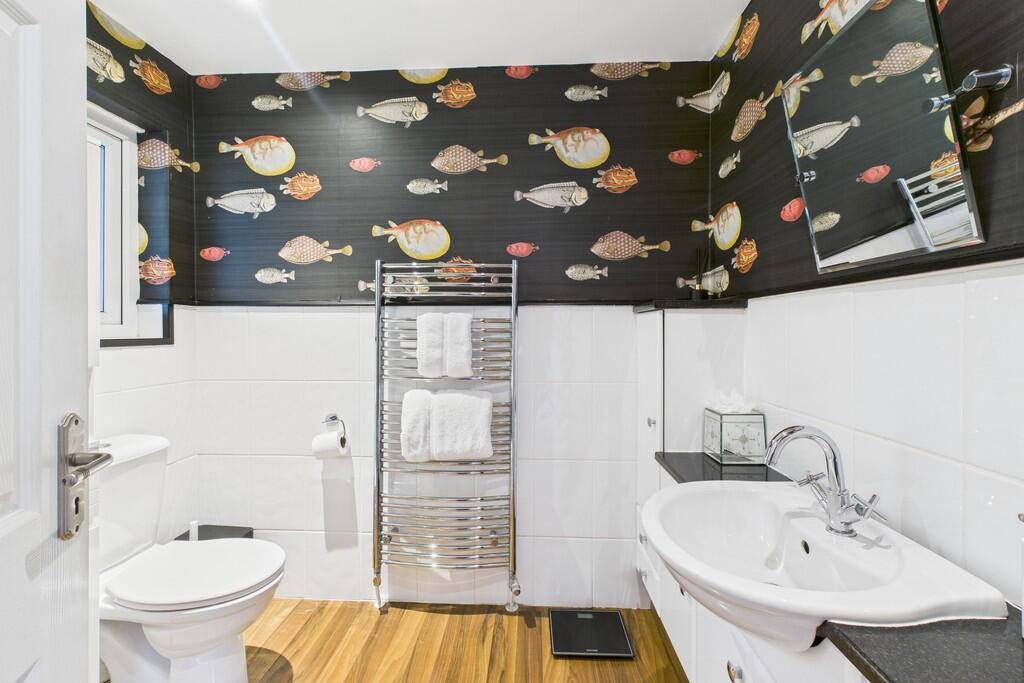 En-suite Shower r...